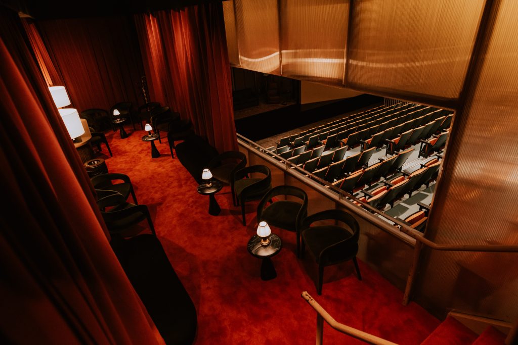 Seaview Lounge